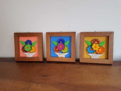 Kit 3 Quadros Flores 22x22cm fundo colorido na internet