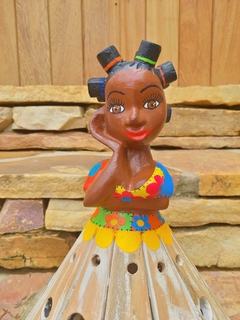 Boneca Luminária em Madeira 30CM Tererê Saia Pátina com Flor - comprar online