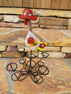 Galinha Porta-ovos de Chapéu em Madeira Pátina e Colorida - comprar online