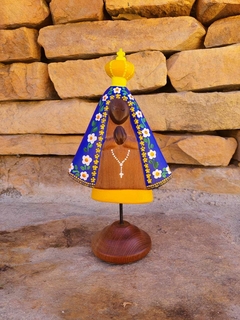 Nossa Senhora Aparecida em Madeira Sobre Pedestal
