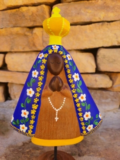 Imagem do Nossa Senhora Aparecida em Madeira Sobre Pedestal