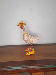 Galinha de Chapéu 30 cm Amarela - Porão da Arte - Lécio e Alcinéia