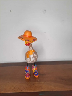 Galinha de Chapéu 30 cm Laranja Claro - loja online