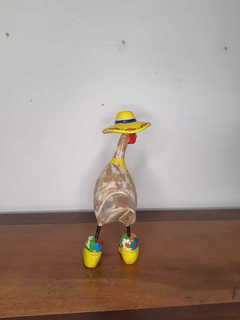 Galinha de Chapéu 30 cm Amarelo Limão - Porão da Arte - Lécio e Alcinéia