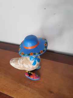 Galinha de Chapéu 30 cm Azul Claro na internet