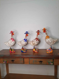 Imagem do Galinha de Chapéu 44 cm Azul Escuro