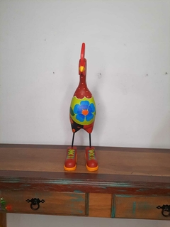 Casal Galo 48 cm e Galinha 46 cm de Sapatos em Madeira Vinho e Amarelo na internet