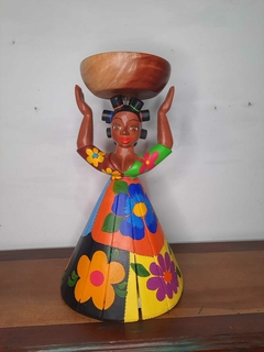 Boneca Fruteira 40cm com Gamela em Madeira Cabelo Tererê - comprar online