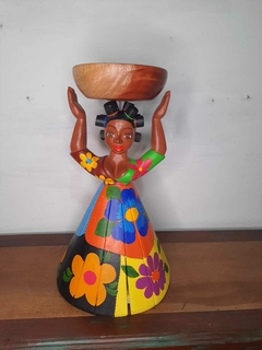 Boneca Fruteira 40cm com Gamela em Madeira Cabelo Tererê
