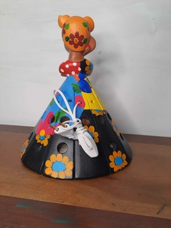Boneca Luminária em Madeira 30cm Turbante Laranja Claro na internet