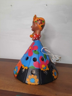 Boneca Luminária em Madeira 30cm Turbante Laranja Claro - comprar online