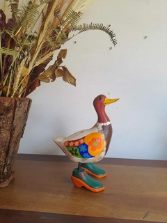 Pato em Madeira Pata de Sapato Vinho
