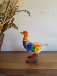 Pato em Madeira Pata de Sapato Laranja