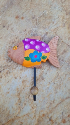 Cabide Peixe em Madeira com Pintura Colorida Cores Variadas