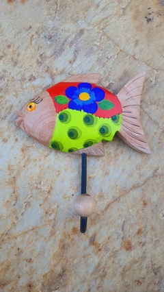 Cabide Peixe em Madeira com Pintura Colorida Cores Variadas - comprar online