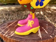 Galinha de Sapato 26cm em Madeira - Porão da Arte - Lécio e Alcinéia