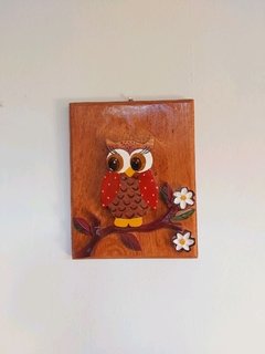 Quadro Coruja no Galho de Flores P Vermelho Escuro  - Porão da Arte - Lécio e Alcinéia