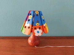 Abajur em Madeira Cúpula Colorida P - comprar online