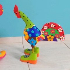 Galo de bota em Madeira 47cm Verde e Colorido - comprar online