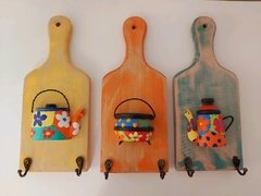 Imagem do Tábua de Bife Decorativa em Madeira com 2 ganchos unid