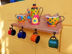 Mini Prateleira Porta Canecas Bule - Porão da Arte - Lécio e Alcinéia