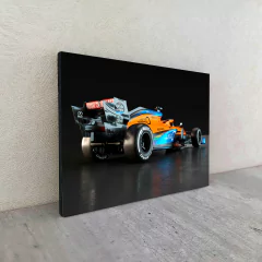 McLaren 8 en internet