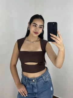 Cropped Selena - MARROM na internet