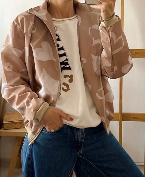 Campera rompeviento corazones - comprar online