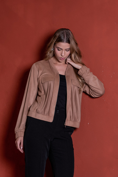 JAQUETA BOMBER SUEDE PLISSADO - 2638 - comprar online