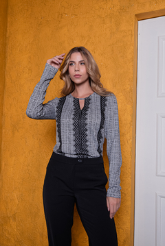 BLUSA ESTAMPA XADREZ MANGA LONGA - 80.012 - loja online
