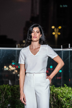 BLUSA DECOTE V PALA COM CORDAO - 80.037 na internet