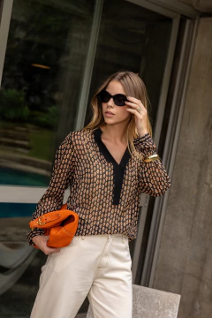 TUNICA ESTAMPADA COM GOLA E VISTA LISA - 80.024