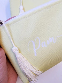 Necessaire Casamento Amarela com Pingente - comprar online