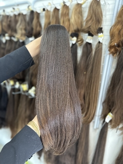 CABELO HUMANO CASTANHO NATURAL 67 CM 170 GRAMAS - ETIQUETA PRATA na internet