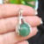 Pingente de Pedra Quartzo Verde - Mãos Reiki - comprar online