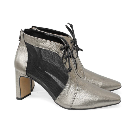 Bota Cano Curto em Couro - comprar online