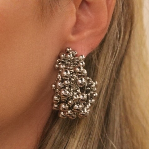 Argola Esponjas Prateada - comprar online