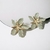 Brinco Flor Estilizada Pistache - comprar online