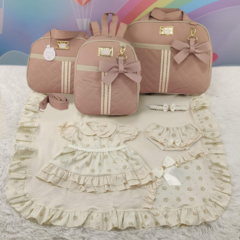 KIT BOLSA MATERNIDADE 3 PEÇAS LAÇO NUDE + SAIDA MATERNIDADE MENINA - Let Baby Bolsas De Maternidade