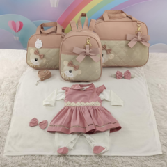 KIT BOLSA MATERNIDADE 3 PEÇAS URSO LUXO NUDE + SAIDA MATERNIDADE MENINA