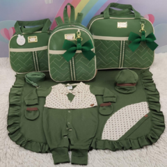 KIT BOLSA MATERNIDADE 3 PEÇAS LAÇO VERDE MILITAR + SAIDA MATERNIDADE MENINO