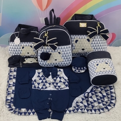 KIT BOLSA MATERNIDADE 5 PEÇAS URSO CHEVRON MARINHO + SAÍDA MATERNIDADE MENINO - comprar online