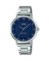 Reloj Casio de dama con malla de acero.
