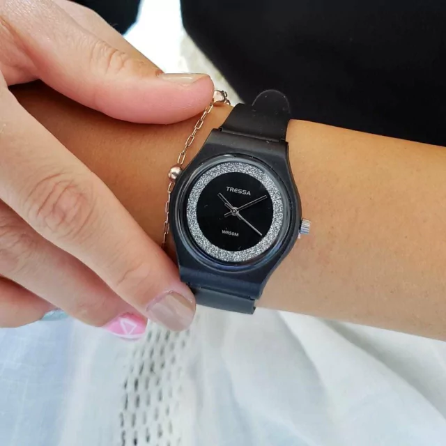 Reloj Tressa con malla de silicona negra y fondo con brillos - Funny