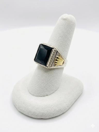 Sello para hombre con cubic negro y corona - Plata y oro