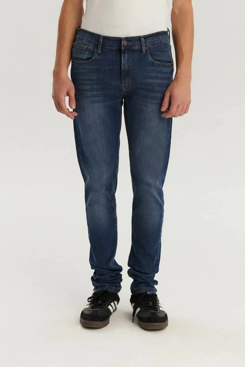 SKINNY TAPER LEVIS