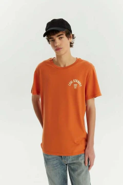 GRAPHIC SET IN NECK LEVIS