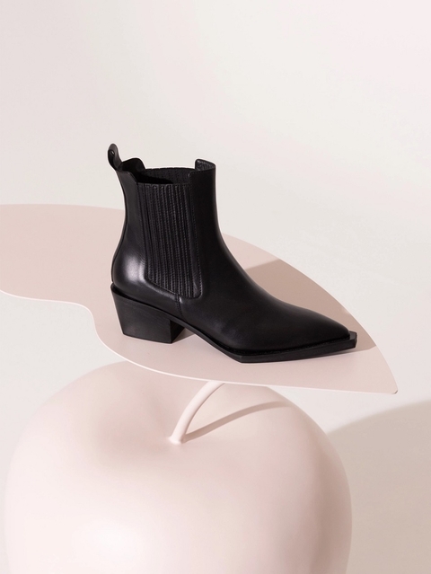 BOTA JOSEFINA JAZMIN CHEBAR