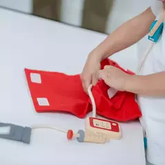 JUEGO "EL DOCTOR" - En madera de caucho sustentable - tienda online