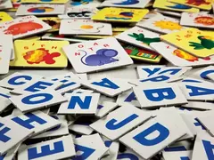"DESCUBRIENDO PALABRAS" Inglés y Español - LeBebot.com